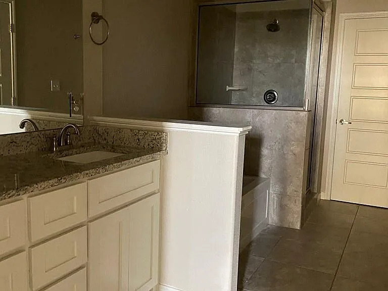 5300 Freedom Ct — Photo 8