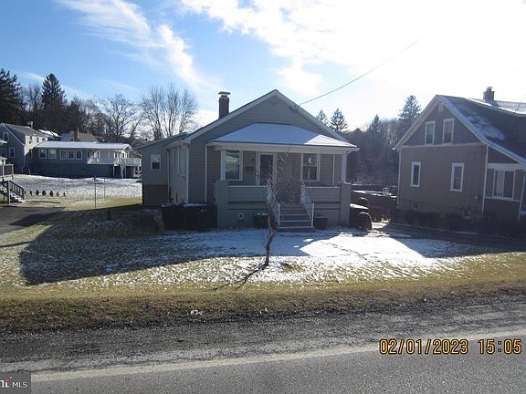 4th image of 707 Belmont St