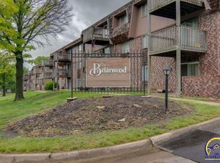 3101 SW Macvicar Ave APT 103A, Topeka, KS 66611