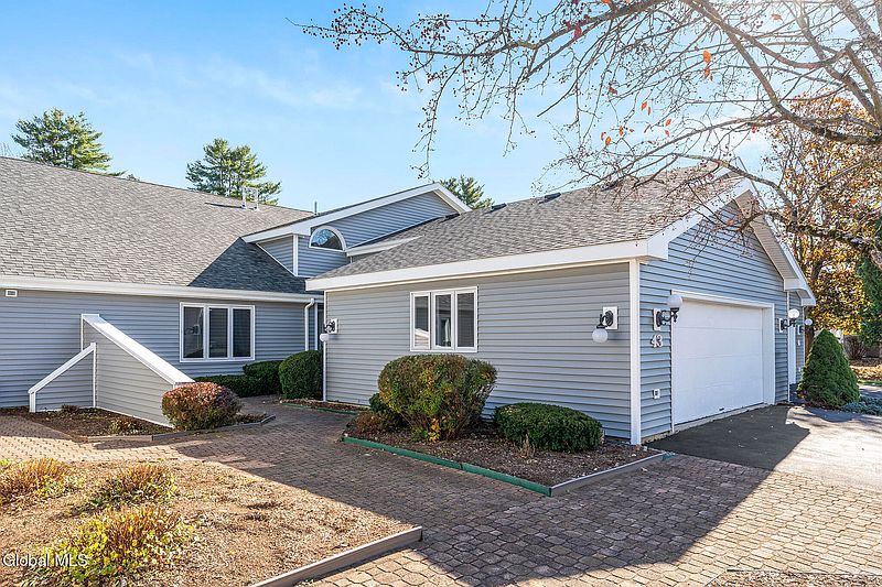 2nd image of 43 Westwood Drive
