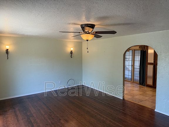 2nd image of 220 Marion Ln