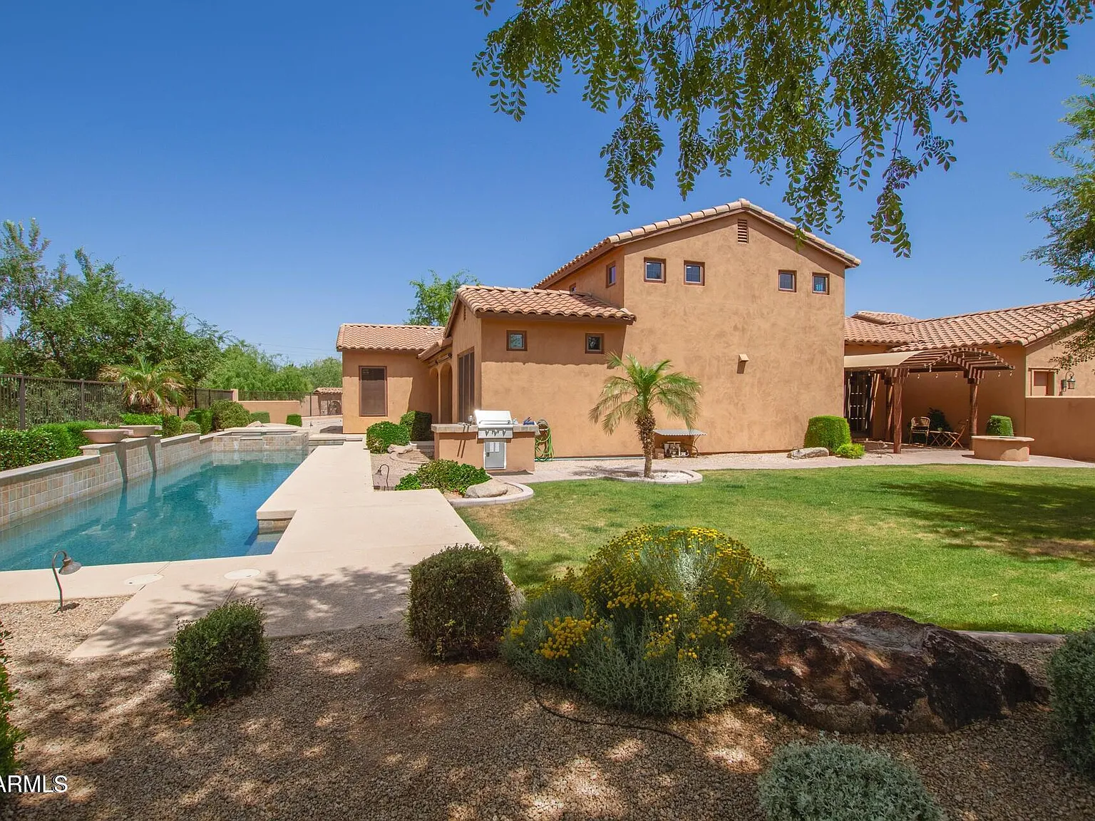5 bed, 4.0 bath, 4219 sqft, $6,997 — Photo 4
