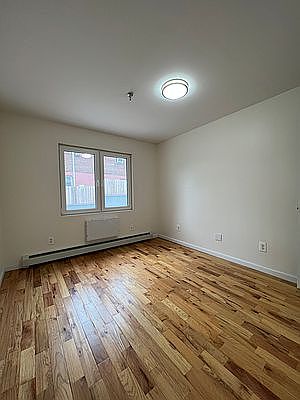 3rd image of 3925 Harper Ave #B1