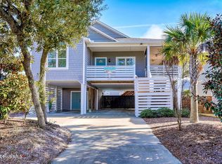 222 NE 52nd St, Oak Island, NC 28465