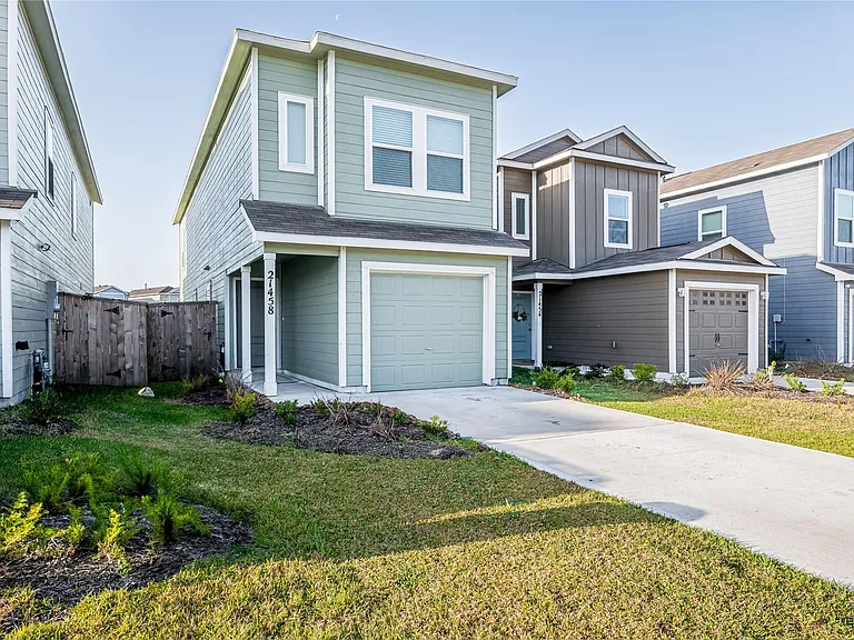21458 Carosella Dr — Photo 2