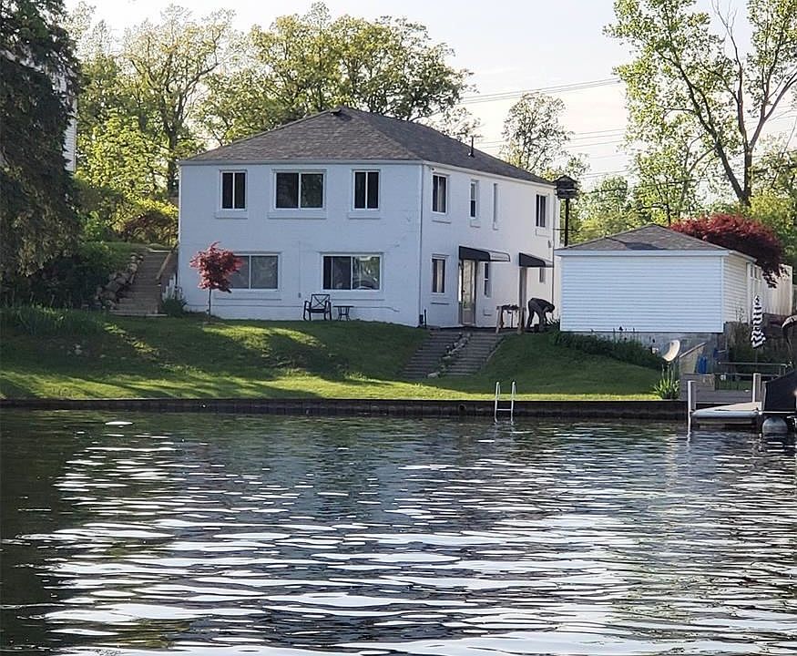 1st image of 623 Central Dr