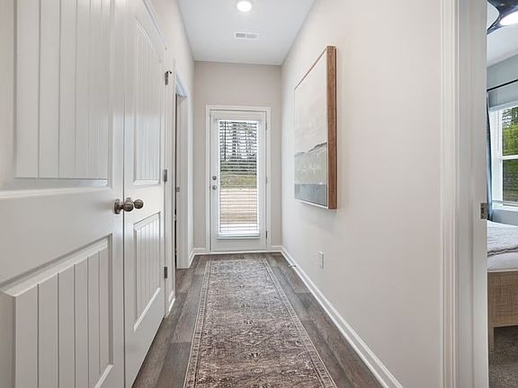 4th image of 3272 Hamlet Dr #15