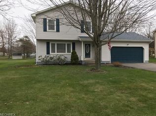 521 Oriole Dr, Hubbard, OH