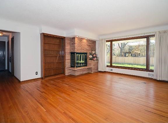 4th image of 1676 Skillman Ave W