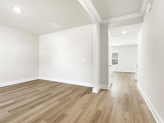 3rd image of 103 Veracruz Ct