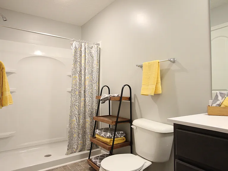 Shelby Oaks Apartments — Photo 24