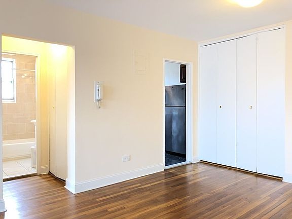 5th image of 14210 Roosevelt Ave APT 623