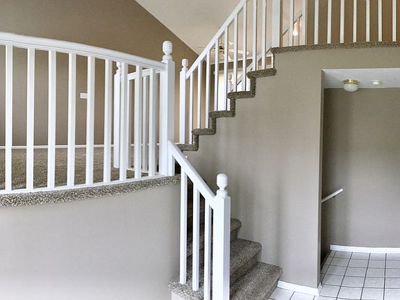 3rd image of 3101 Blackhawk Dr