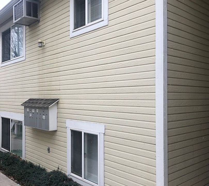 1st image of 145 Brooks St #8