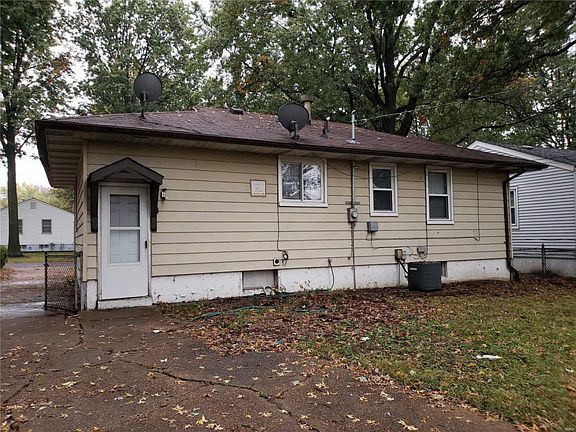 3rd image of 9219 Leith Ave