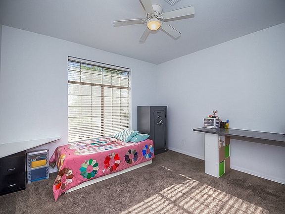 3rd image of 4721 S Boxwood Ave