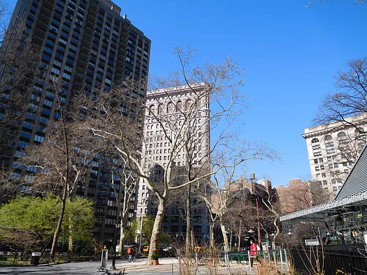Rented by Renetta Real Estate | media 70