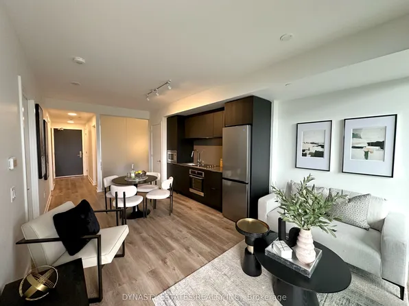 3009 Novar Rd #226, Mississauga, ON L5B 1S4
