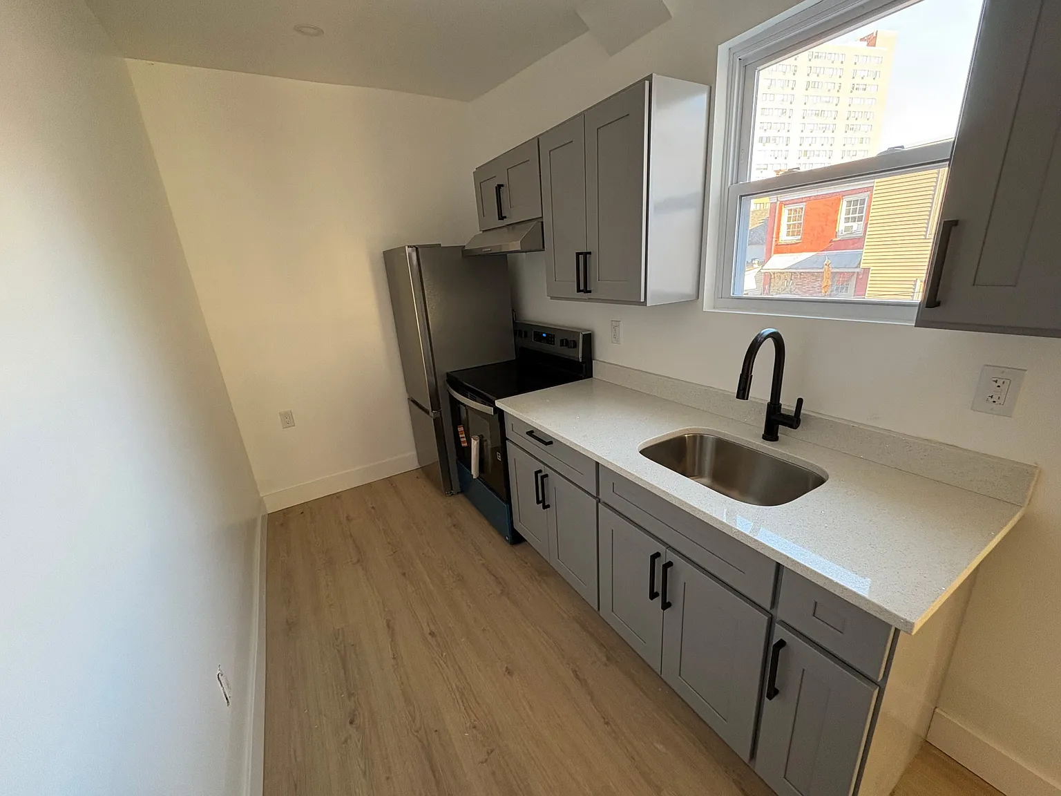 2 bed, 900 sqft, $1,650 — Photo 4