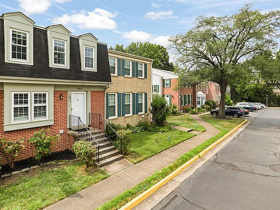5th image of 9913 Longford Ct #1