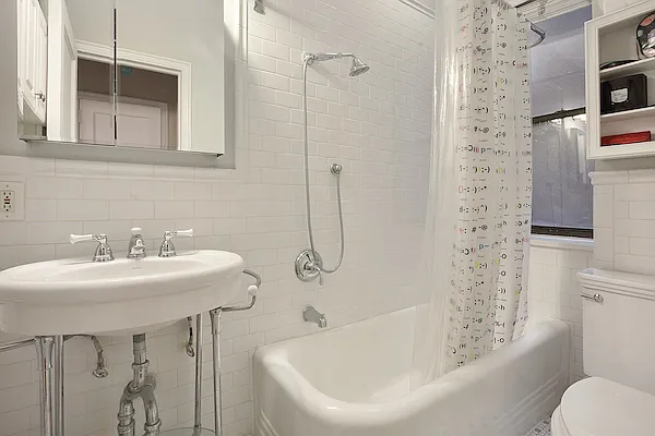 Sold by Taylor Real Estate Group, LLC | media 13