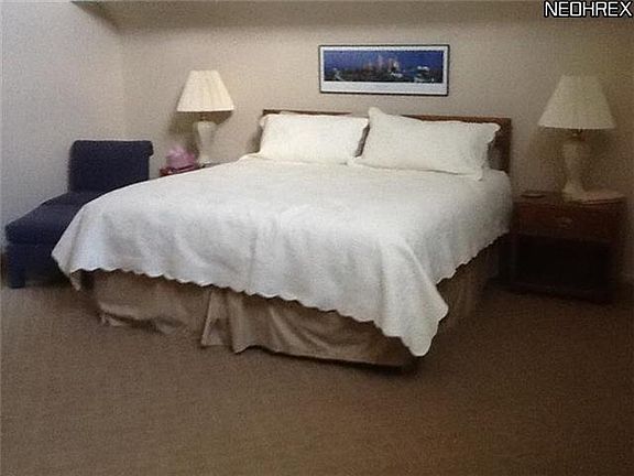 5th image of 226 Marina Point Dr