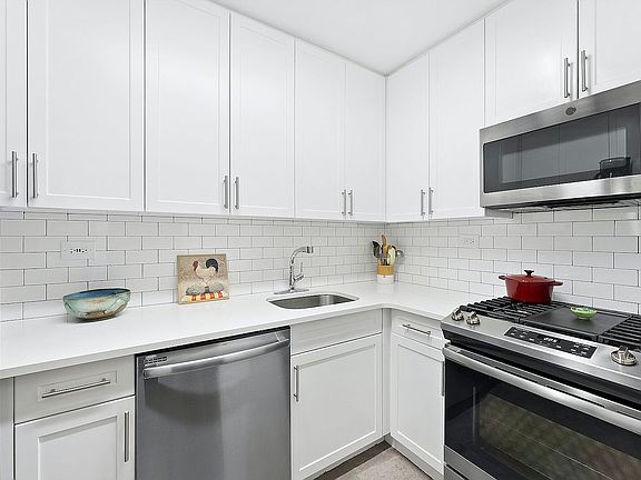 3rd image of 445 E 80th St APT 9D