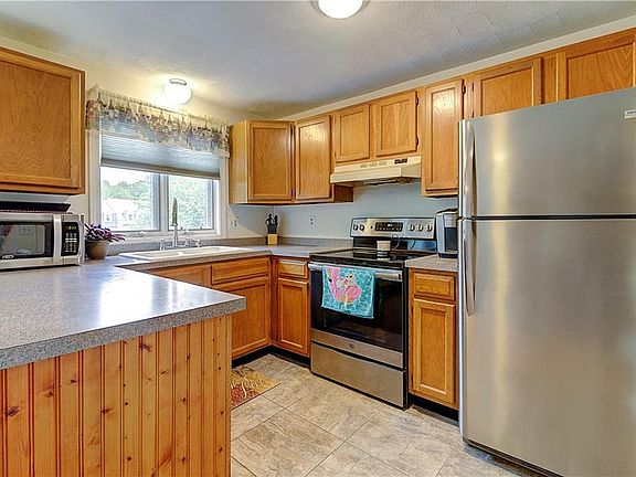 2nd image of 75 Sanwood Dr