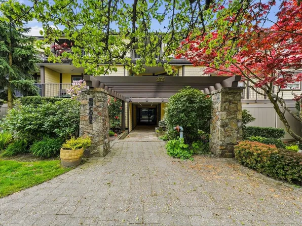 235 W 4th St #102, North Vancouver, BC V7M 1H8