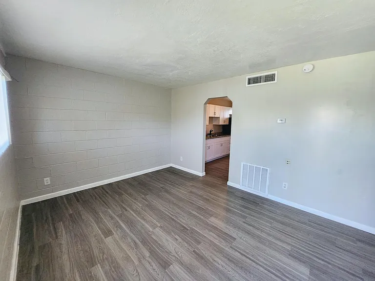 1709 N 25th Pl #7 — Photo 9
