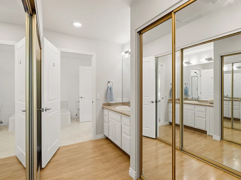 4501 Regents Ct — Photo 37