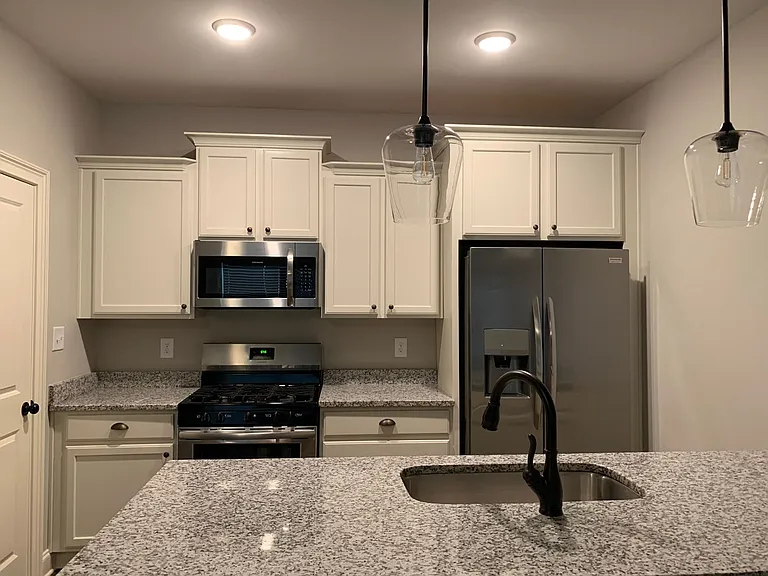 135 Sumner Ct — Photo 6