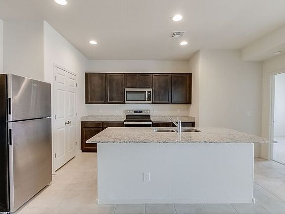 4th image of 4814 S 113th Ave
