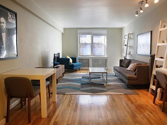 3rd image of 309 E 87th St APT 4V