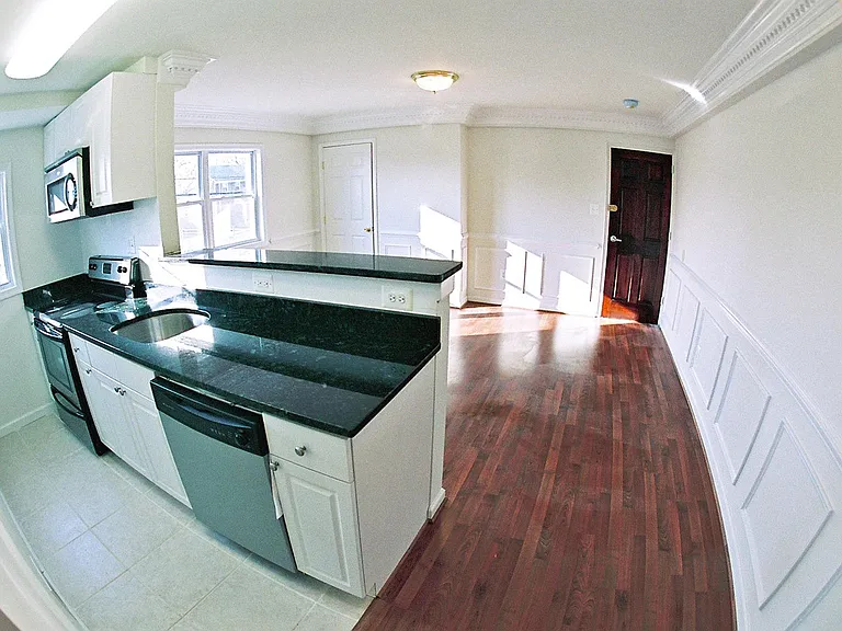 401 S Courthouse Rd #8 — Photo 5