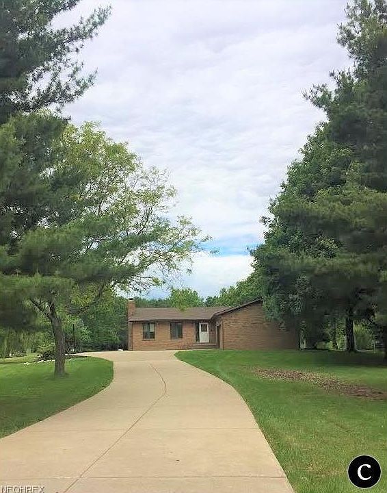 1st image of 723 Pin Oak Dr