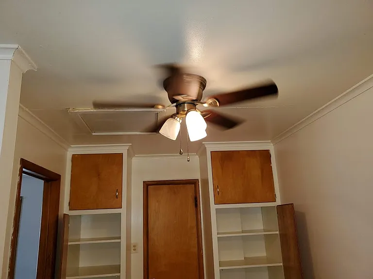 Ceiling fan in dining / office area