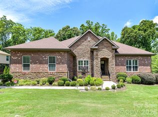 8701 Whitehawk Hill Rd, Waxhaw, NC 28173