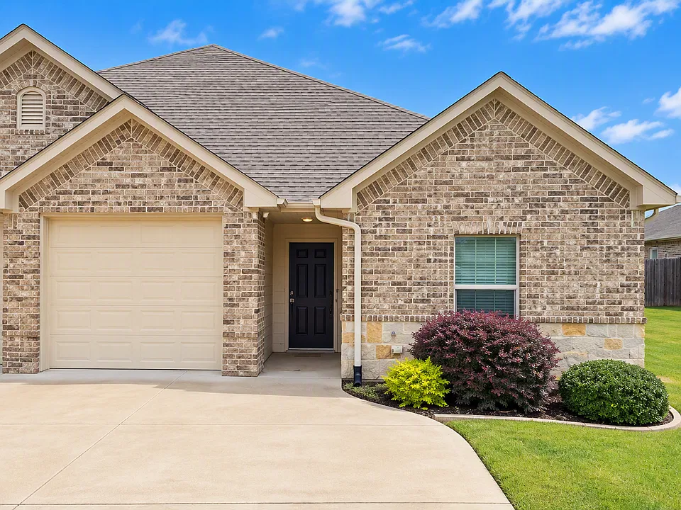 3921 Mobley Cir