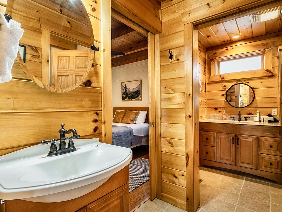 25th image of 1008 Walini Way
