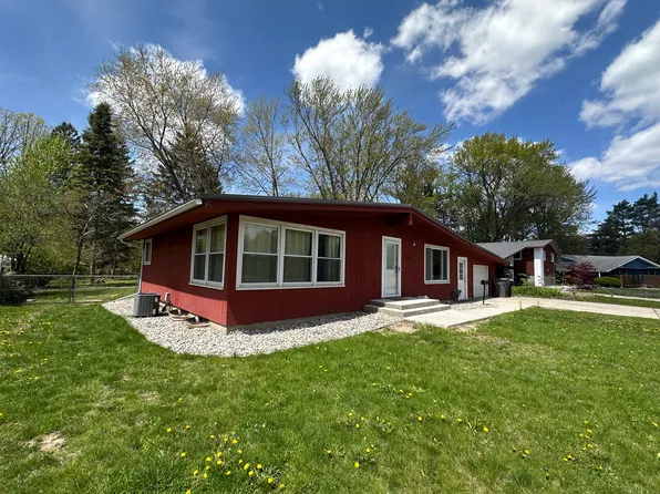 1013 Scott St, Midland, MI 48642