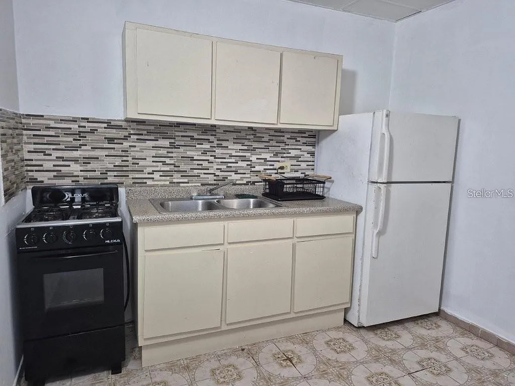 1 bed, 1.0 bath, 600 sqft, $700 — Photo 3