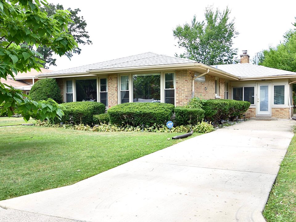 1st image of 4408 W Greenleaf Ave