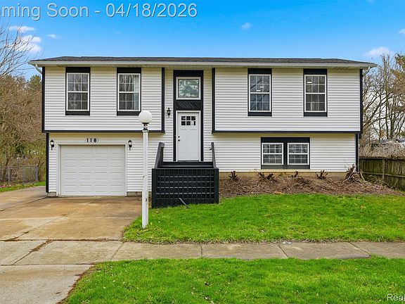 3rd image of 118 Gale St