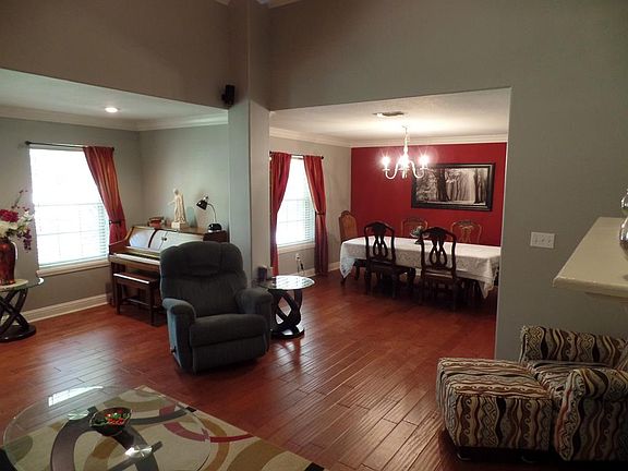 3rd image of 1524 Azalea Dr