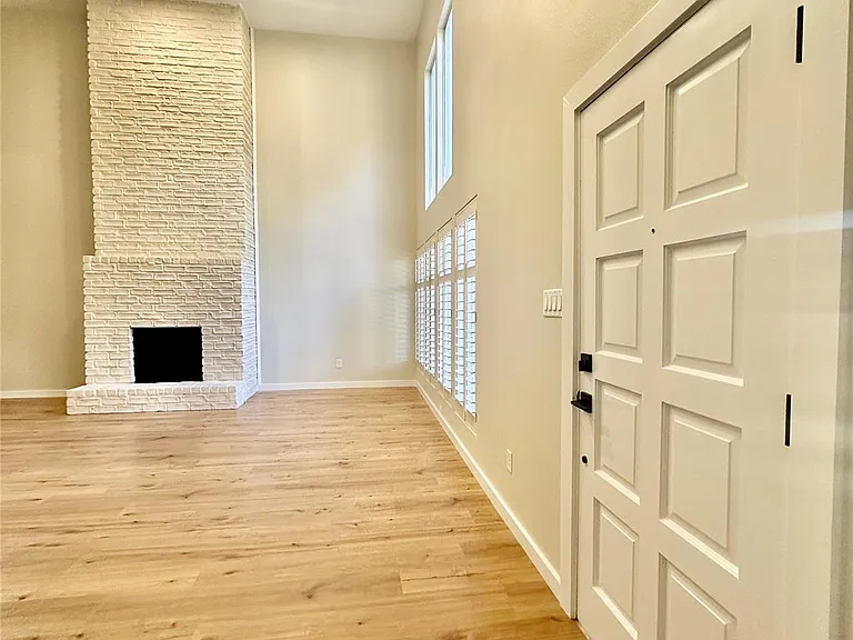8111 Middle Ct — Photo 38