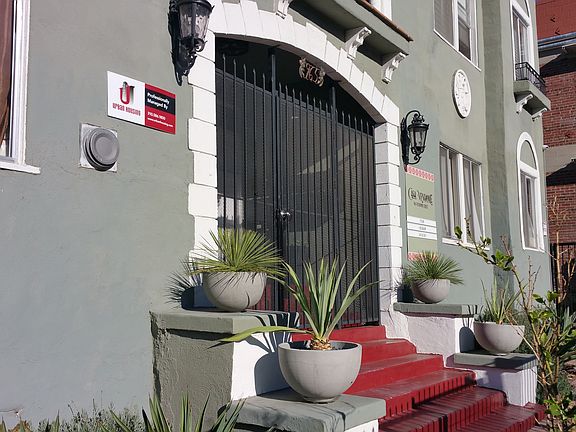 2nd image of 965 N Vendome St APT 208