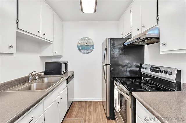 Building Photo - 8132 Winter Gardens Blvd #5