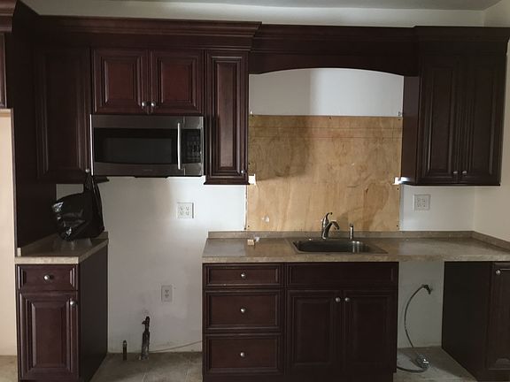 3rd image of 205 Wiman Ave