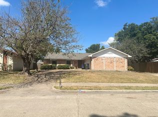 913 Springlake Dr, Garland, TX 75043